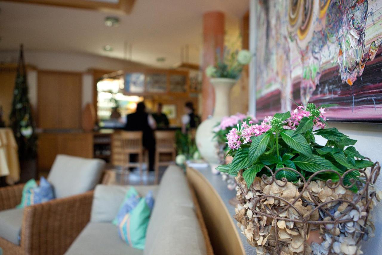 Hotel-Restaurant Haus Nicklass Ingelfingen ภายนอก รูปภาพ